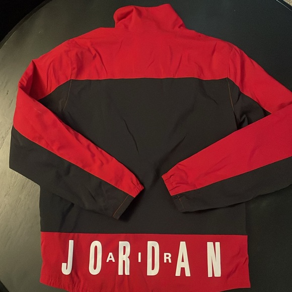 Jordan pullover shirt size XL - Picture 2 of 4